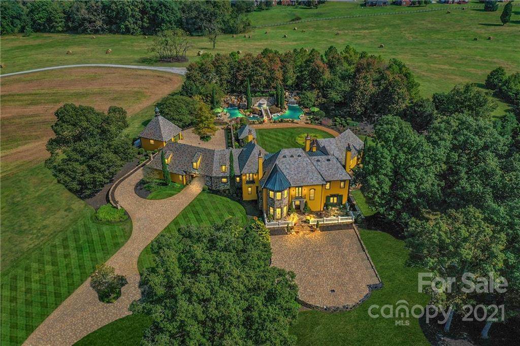 527 Whitaker Road - Photo 1