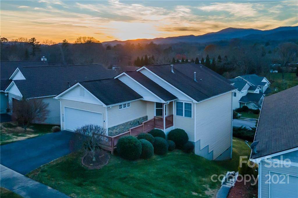 55 Danbury Lane - Photo 1
