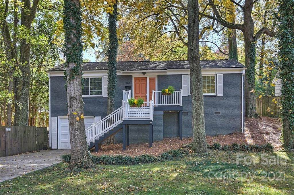 658 Manhasset Road - Photo 1