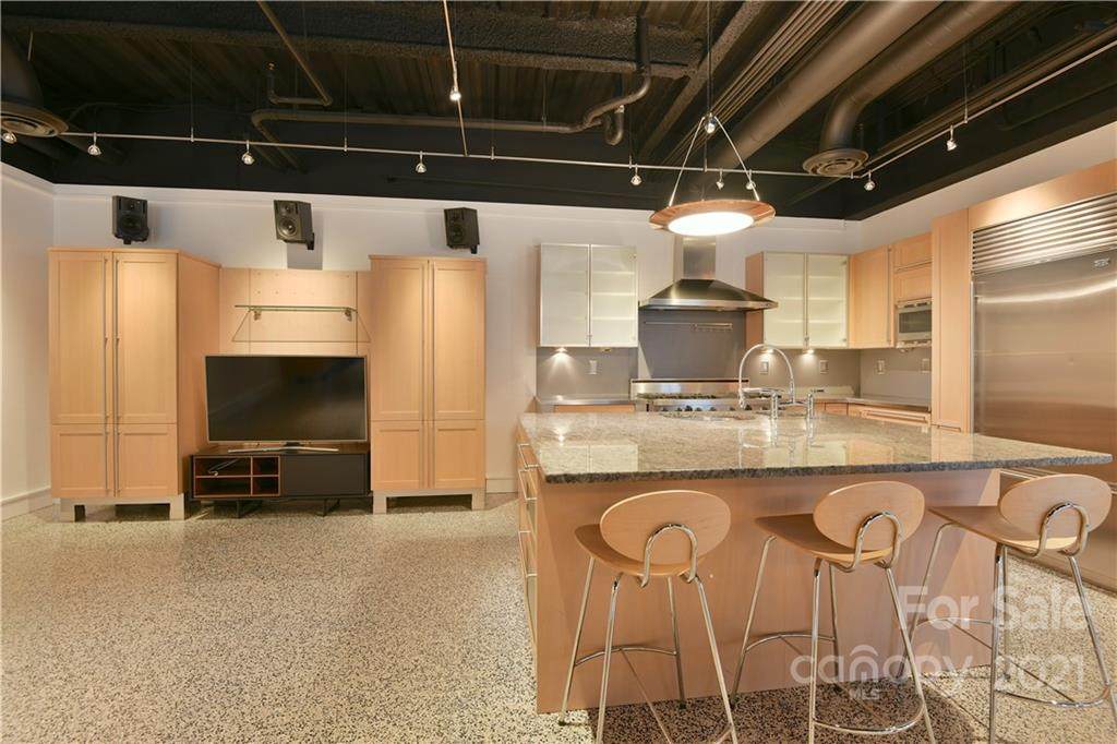 400 Church Street - Photo 1
