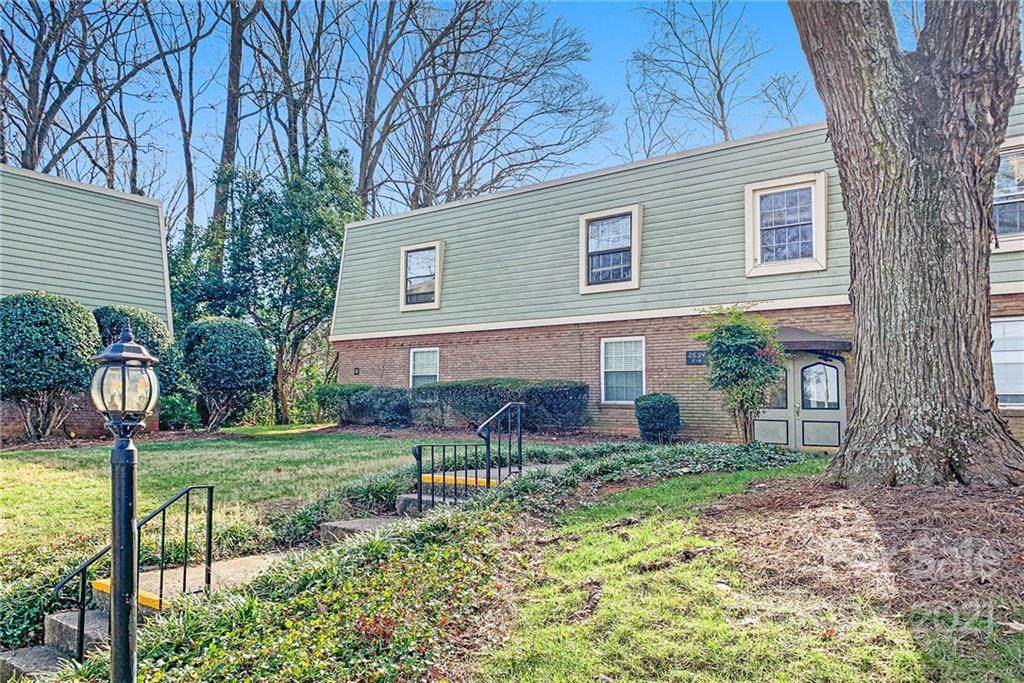 2634 Park Road - Photo 1