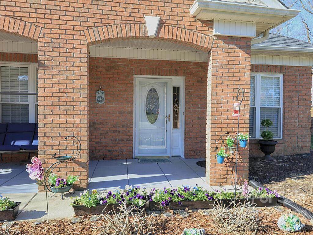 303 Knops Nob Road - Photo 1