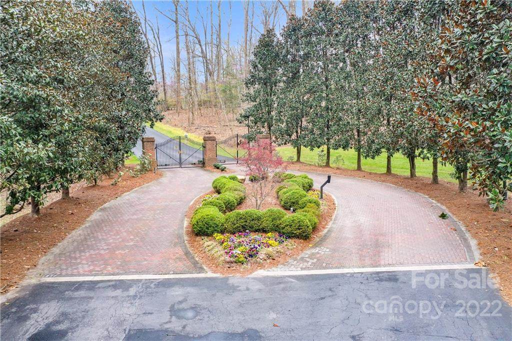 316 Culloden Road - Photo 1