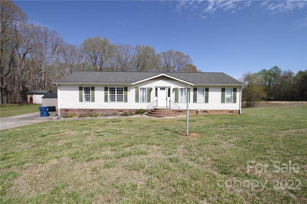 120 Dixie Drive - Photo 1