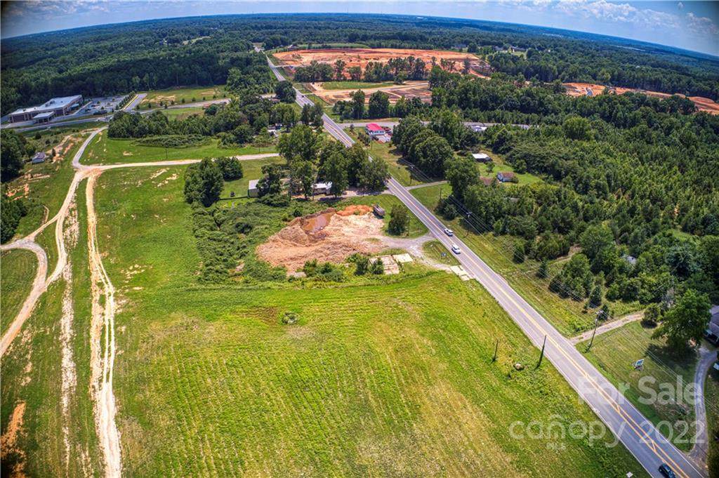 1093 Charlotte Highway - Photo 1