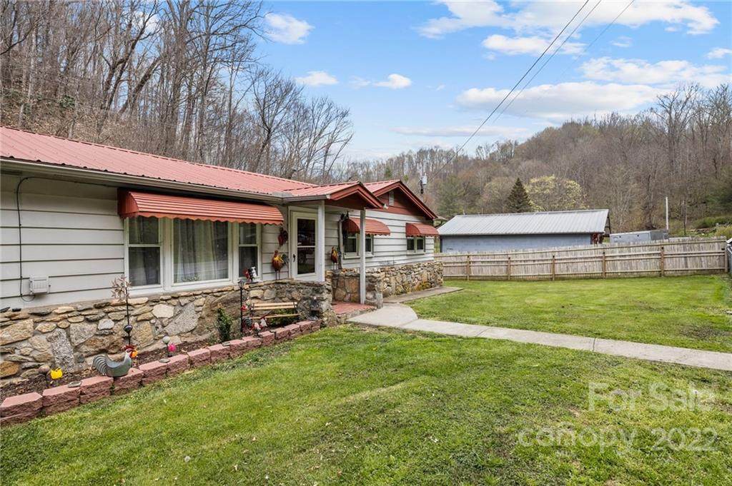 895 Laurel Valley Road - Photo 1
