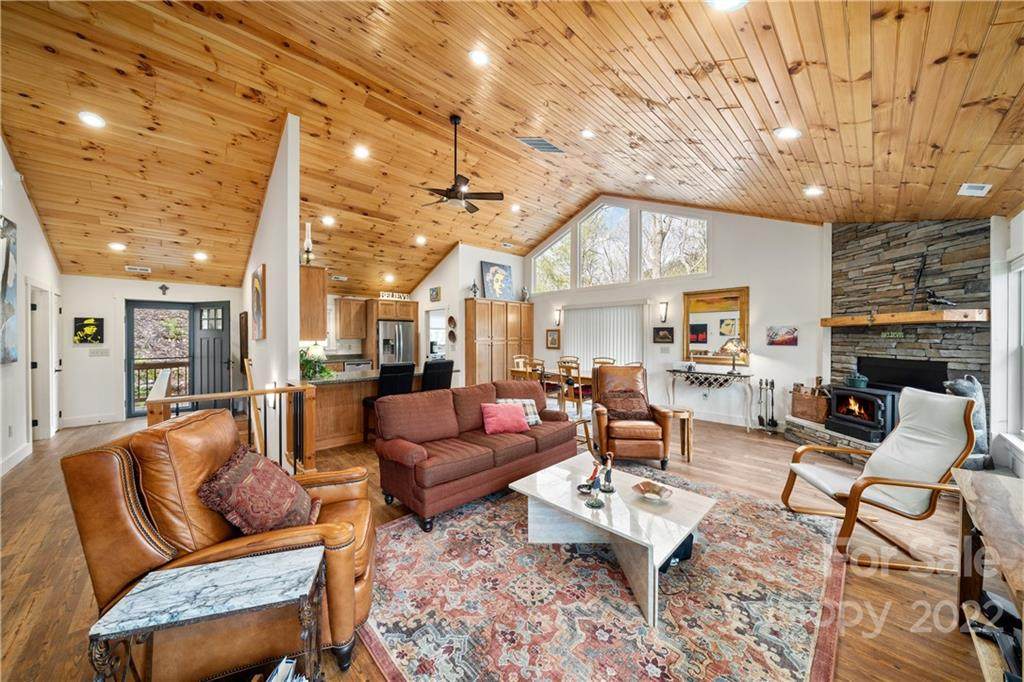 39 Maplewood Drive - Photo 1