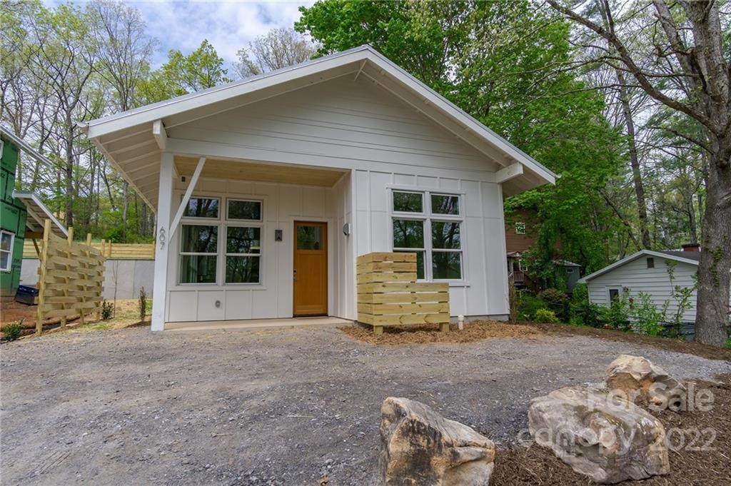 607 Hiawassee Avenue - Photo 1