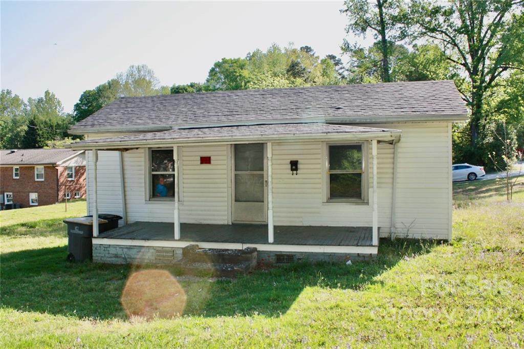 211 Franklin Avenue - Photo 1