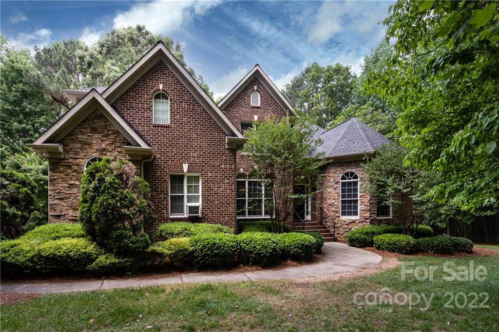 2209 Green View Drive - Photo 1