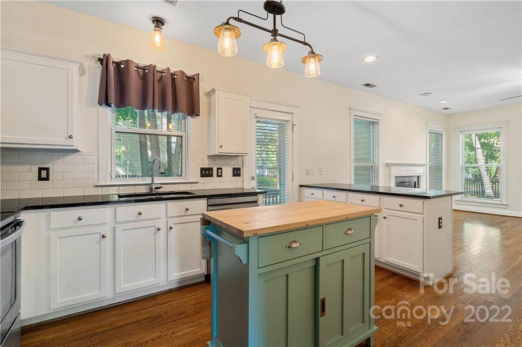 16408 Kelly Park Circle - Photo 1