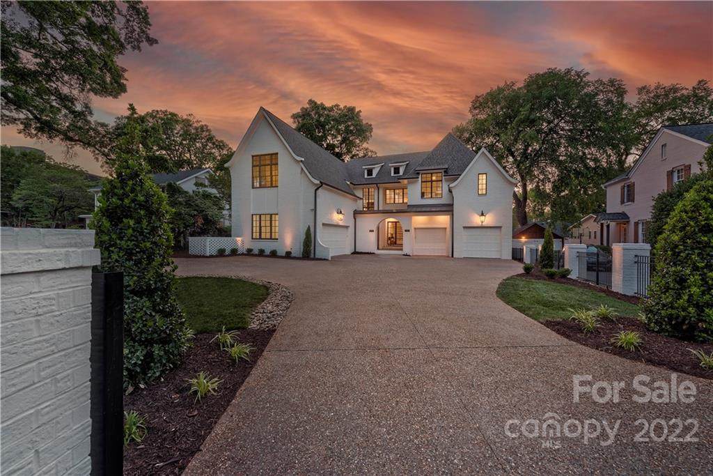 2714 Selwyn Avenue - Photo 1