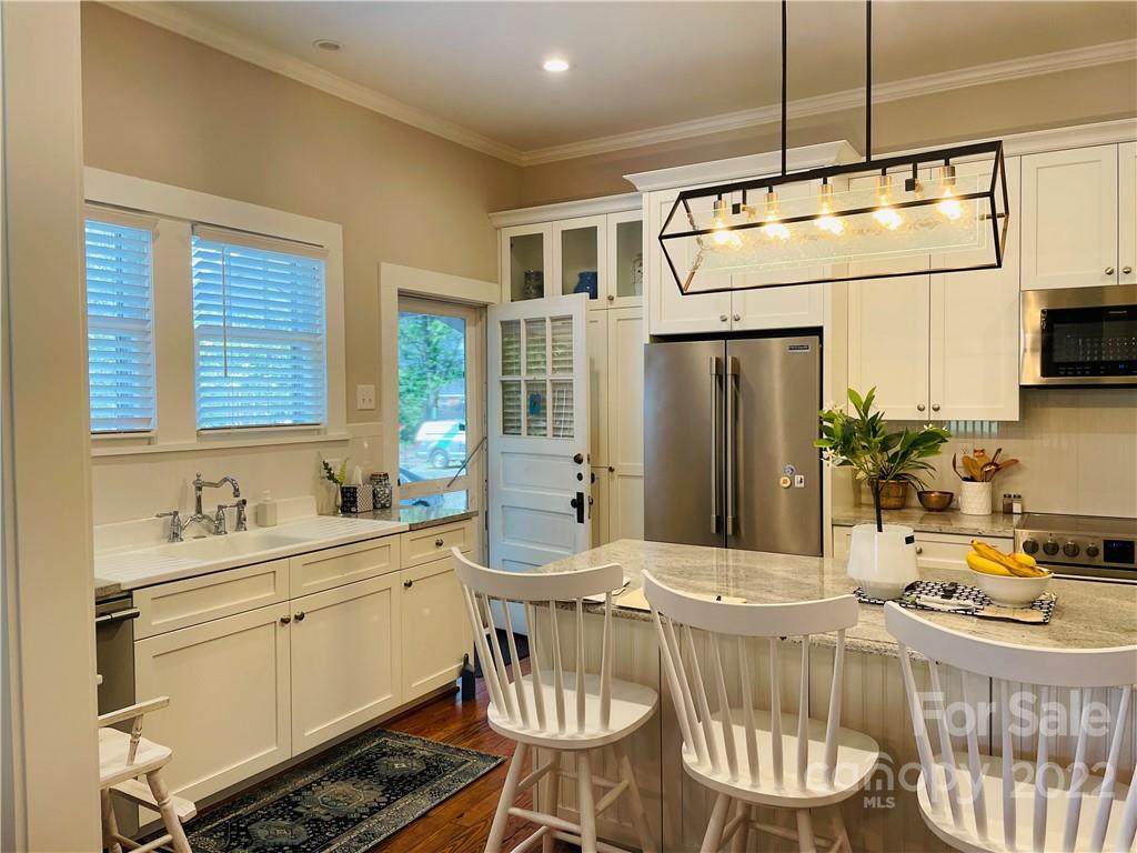 706 Hayne Street - Photo 1