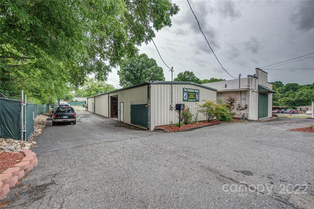 1031 Gaston Avenue - Photo 1