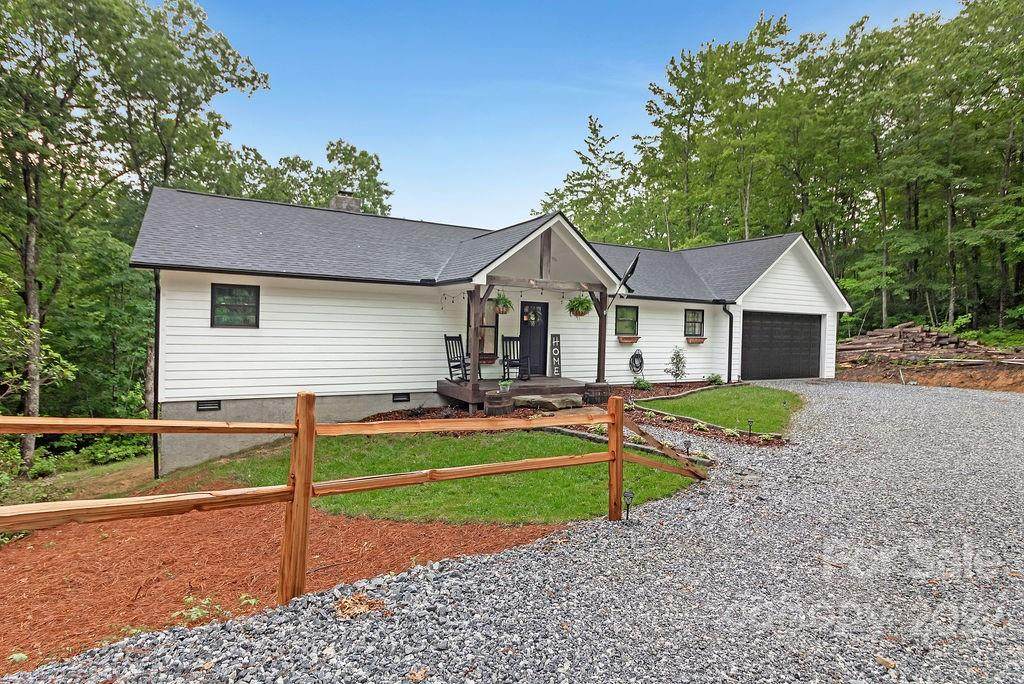 185 Ben Nevis Road - Photo 1