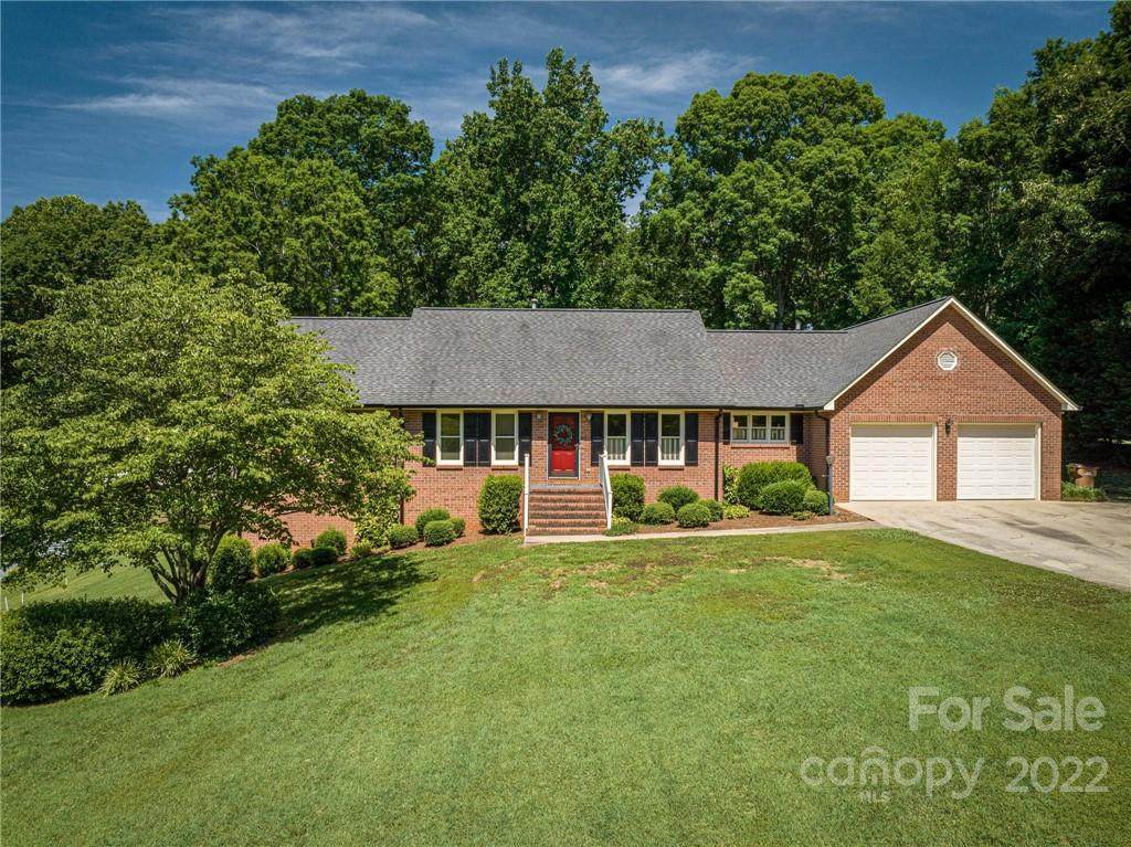 136 Boulder Drive - Photo 1