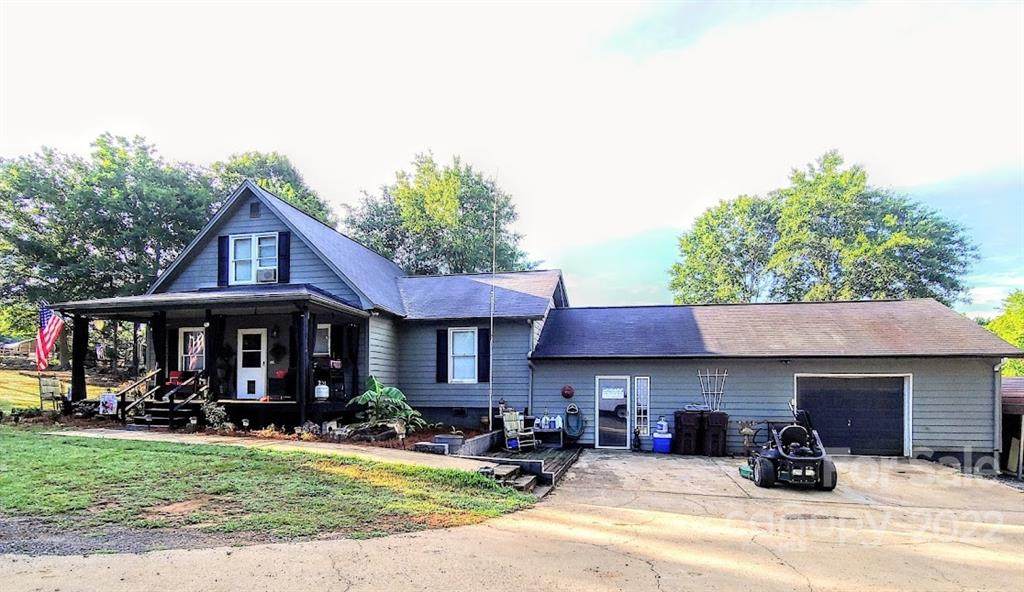 317 Briarwood Drive - Photo 1