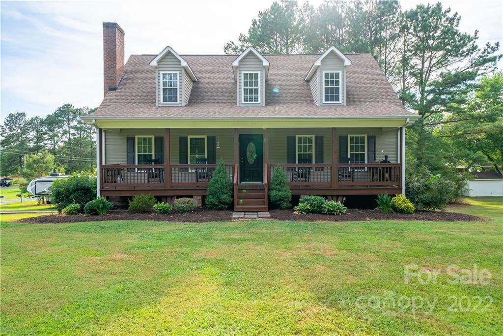 2325 Seymore Avenue - Photo 1