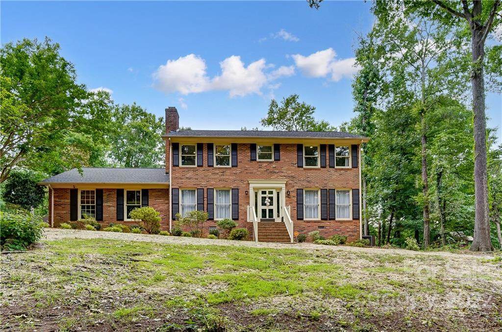 1560 Chatham Court - Photo 1