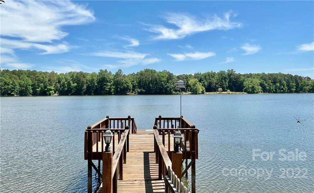 880 Deer Lake Run - Photo 1