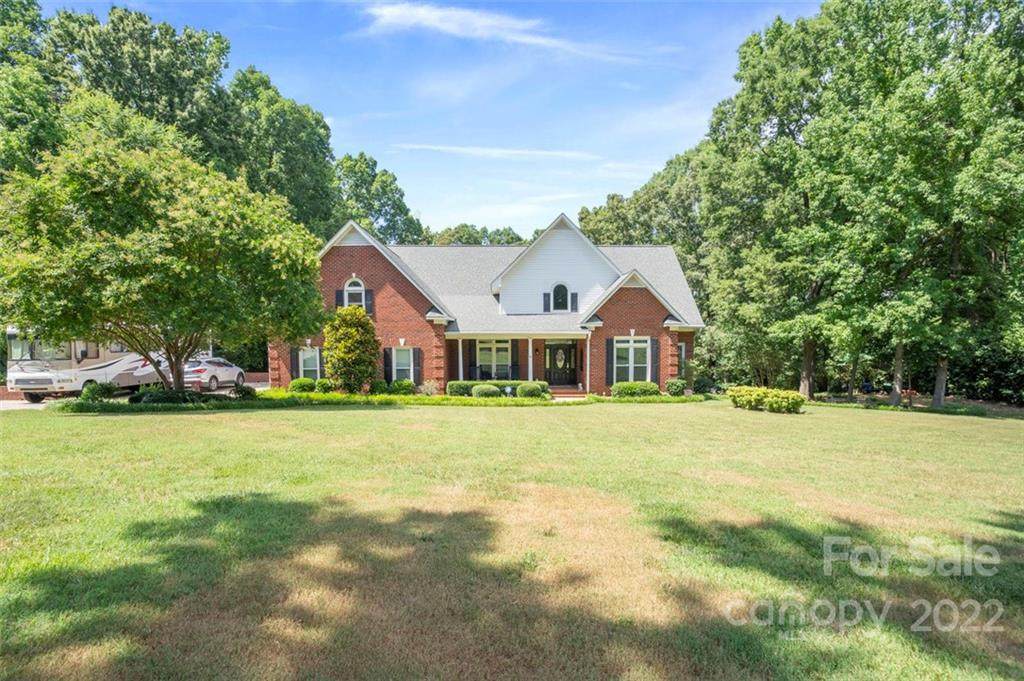 607 North Lake Drive - Photo 1