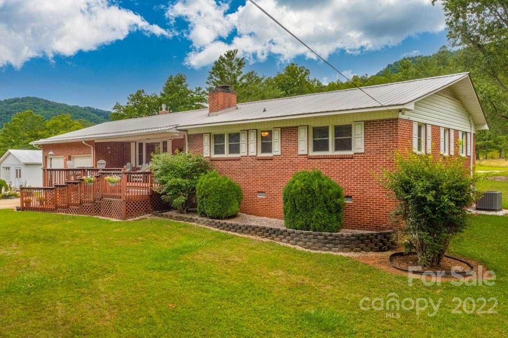 15995 Us 221 Highway - Photo 1