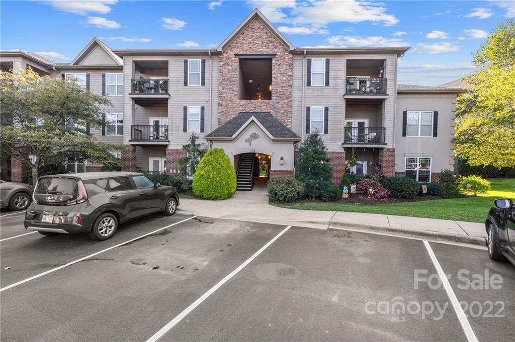 176 Brickton Village Circle - Photo 1