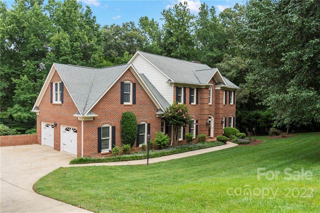 3899 Deer Run Drive - Photo 1