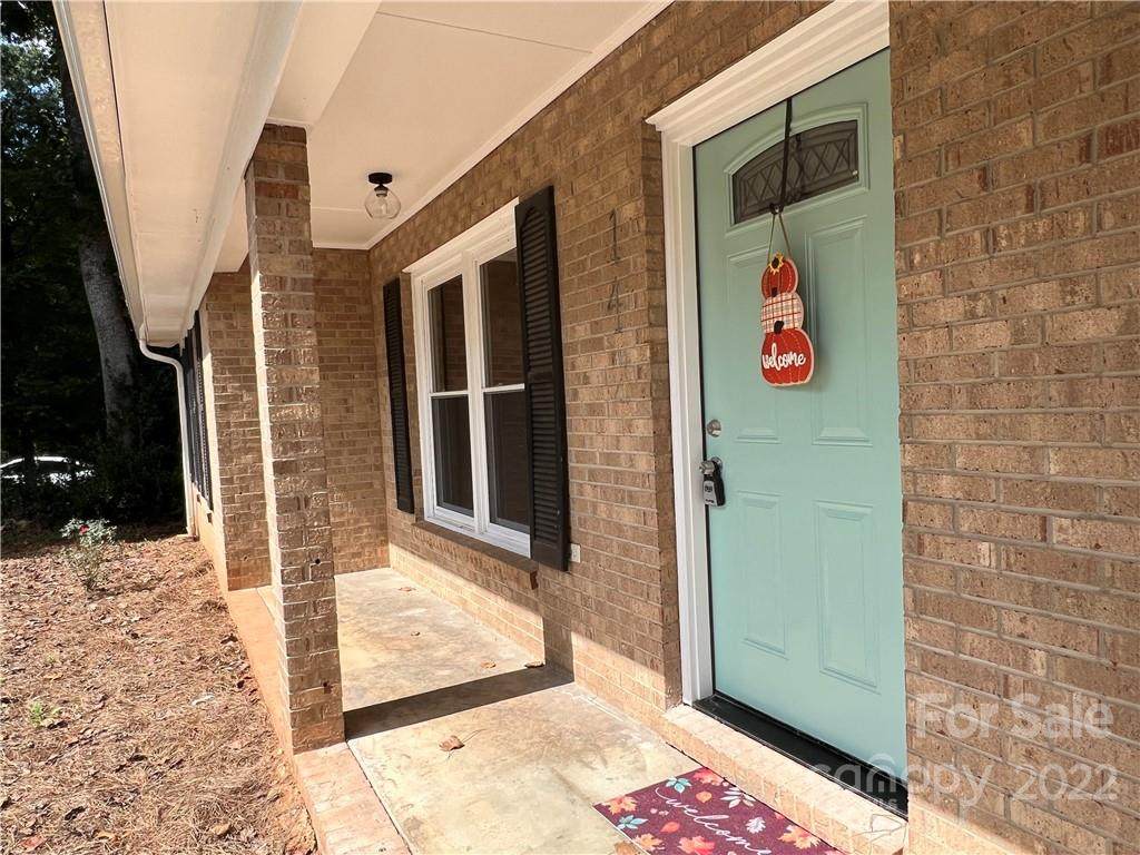 142 Pool Street - Photo 1
