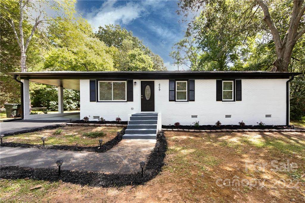609 Anne Avenue - Photo 1