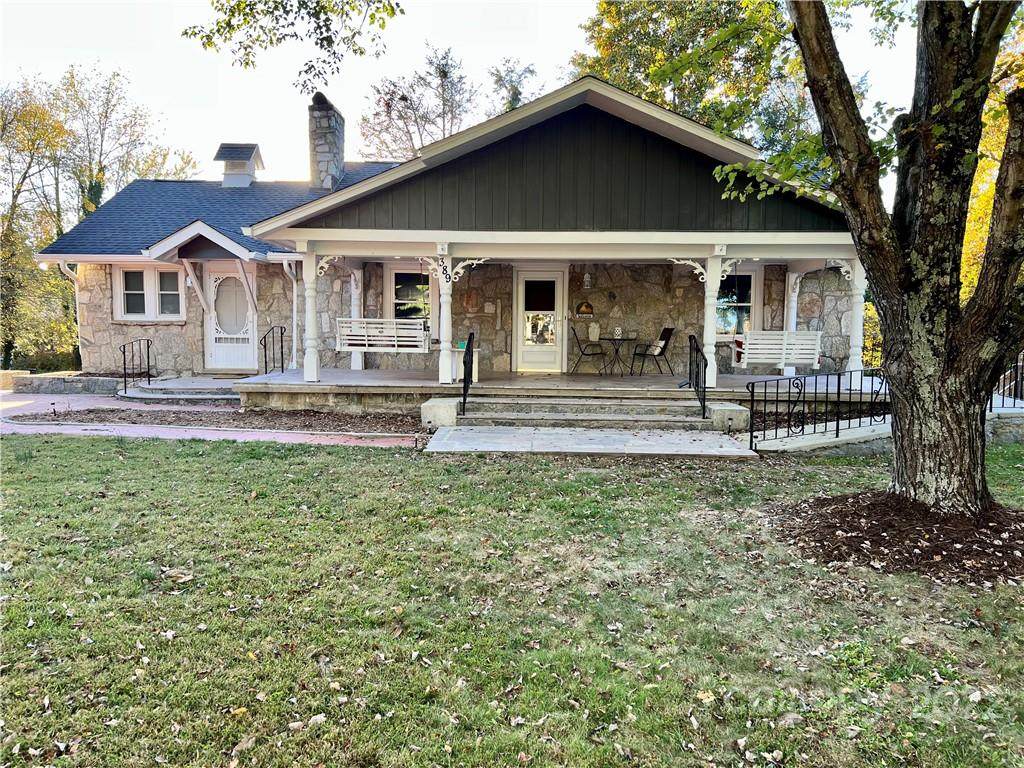 389 Courtland Boulevard - Photo 1
