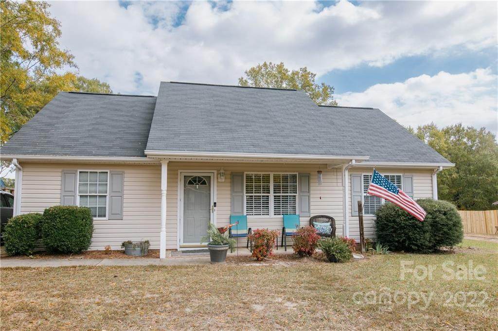 912 Forest Drive - Photo 1