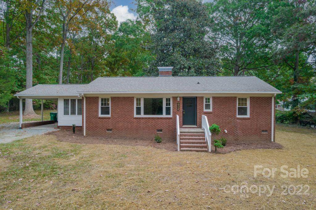 1714 Oak Street - Photo 1