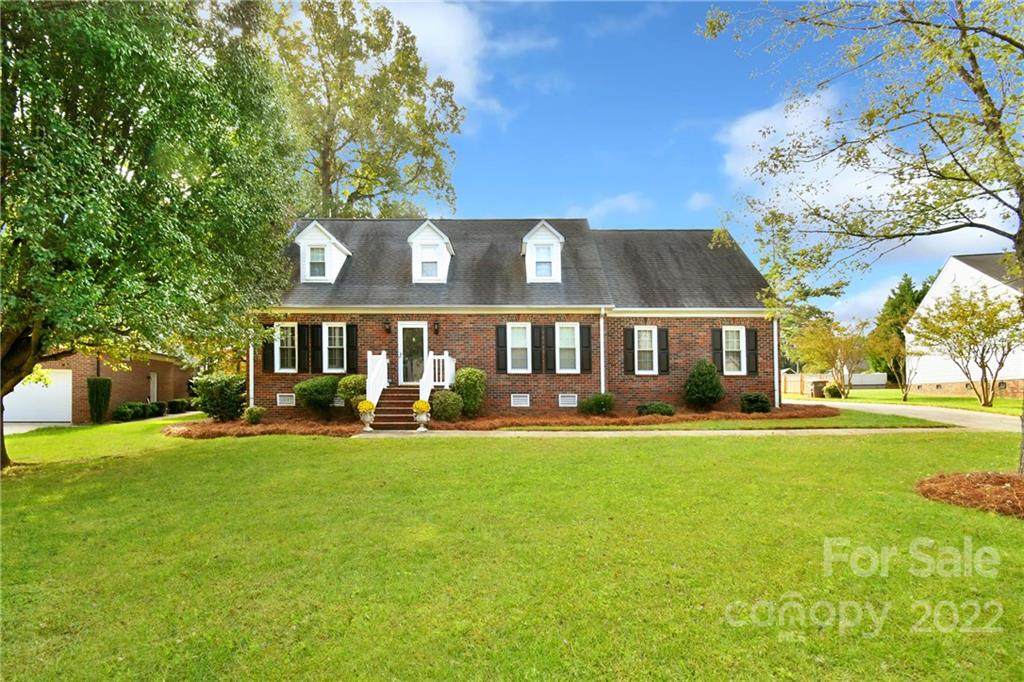 621 Peace Haven Road - Photo 1