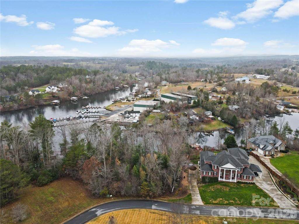 100 Old Ferry Lane - Photo 1