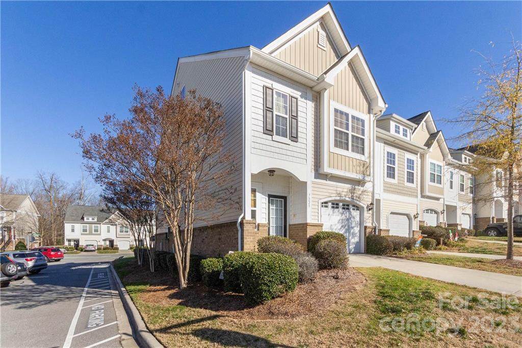 7229 Gallery Pointe Lane - Photo 1