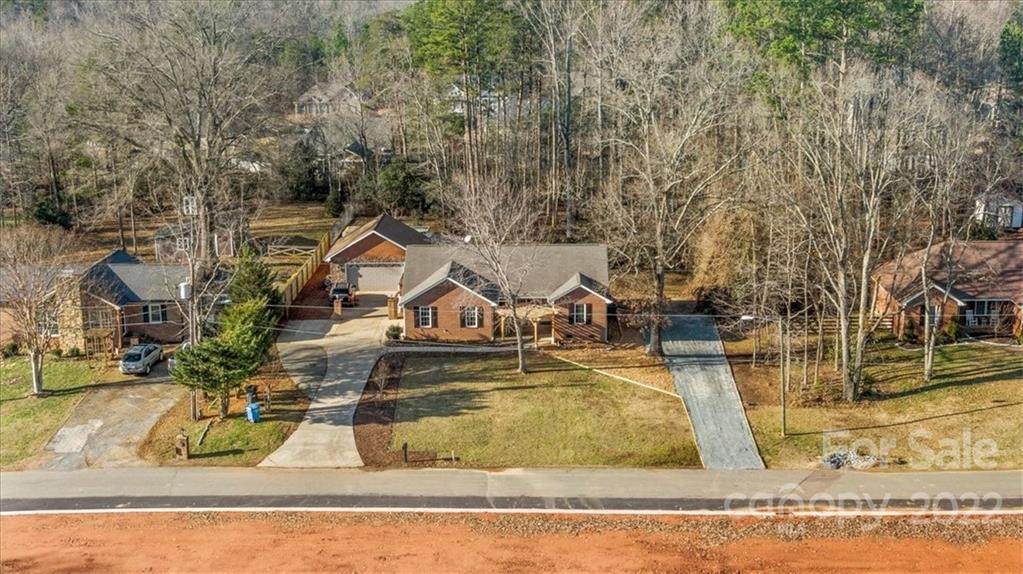 7625 Happy Hollow Drive - Photo 1