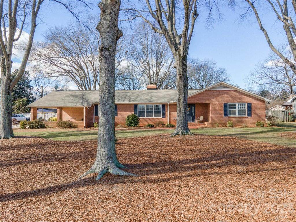 312 Rumple Street - Photo 1