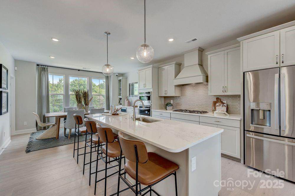 348 Catawba Avenue - Photo 1