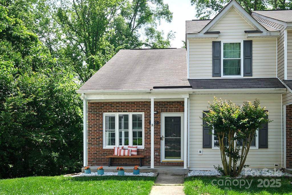 327 Wilkes Place Drive - Photo 1