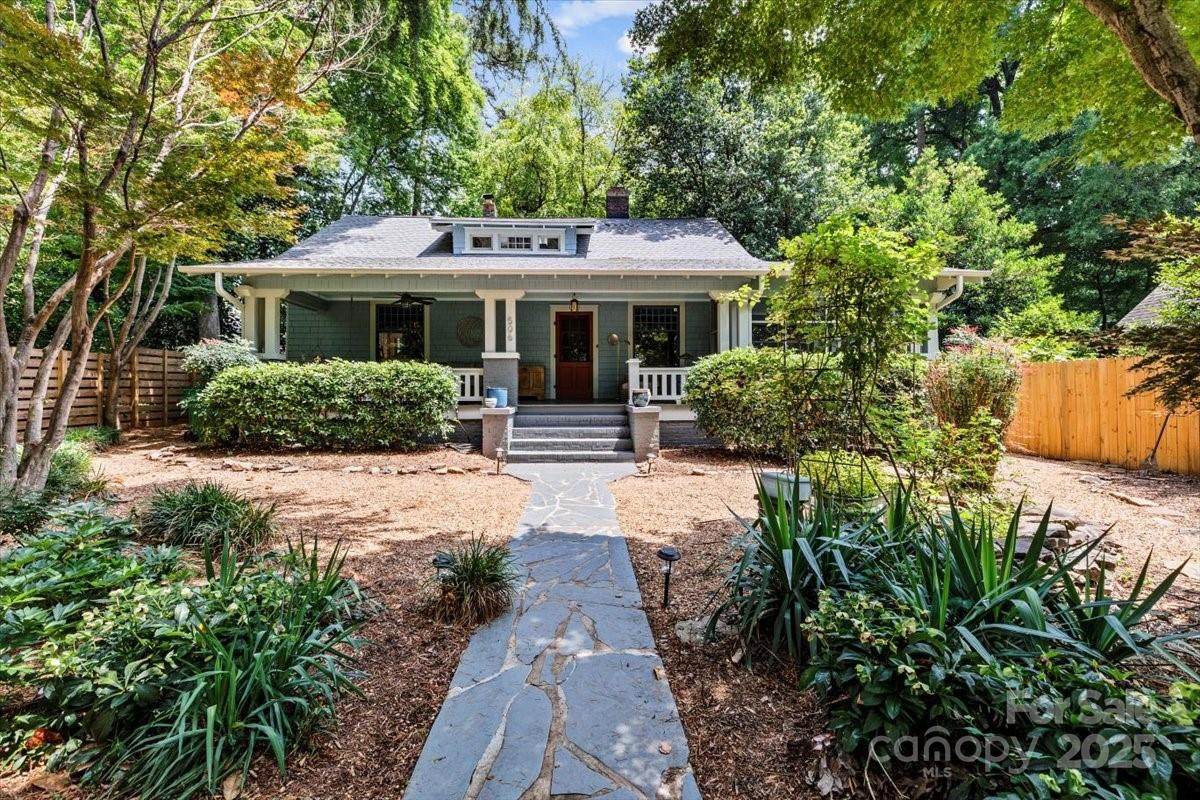 506 Clement Avenue - Photo 1