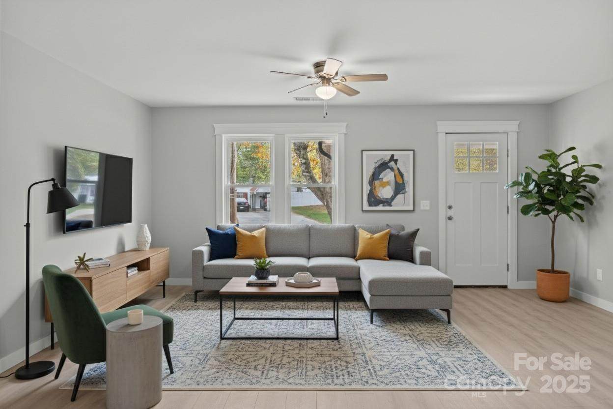 816 Miller Street - Photo 1