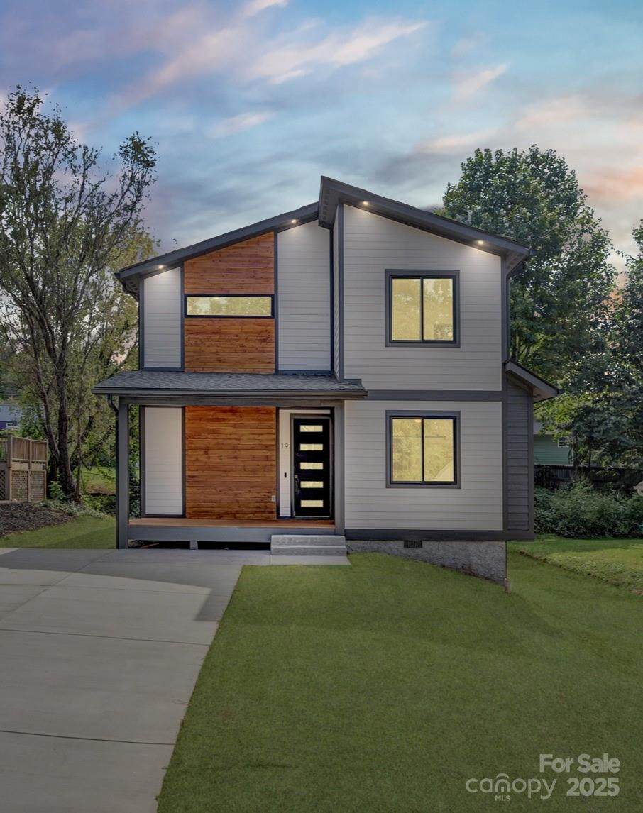 19 Lamar Avenue - Photo 1