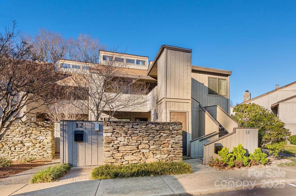 16 Lakemoor Lane - Photo 1