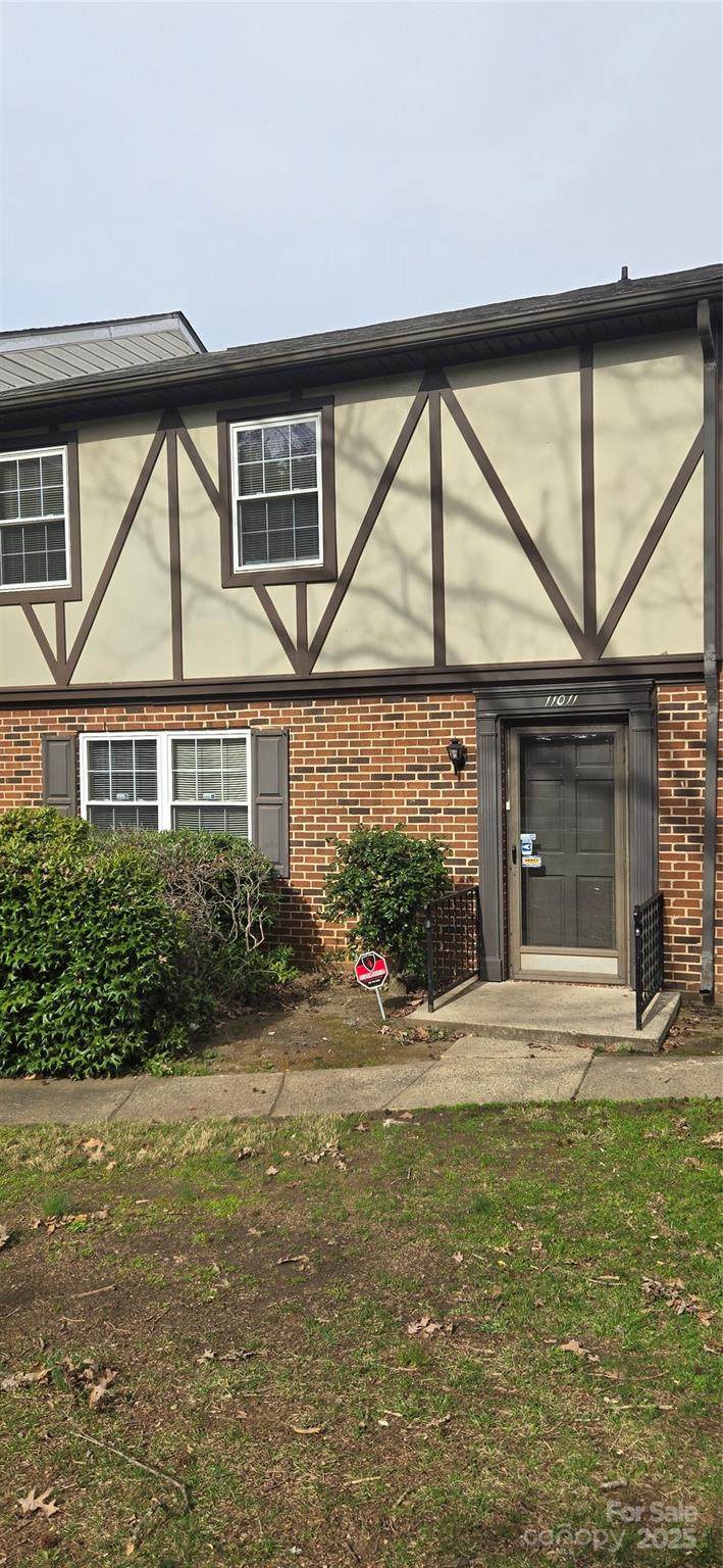 11011 Park Road - Photo 1