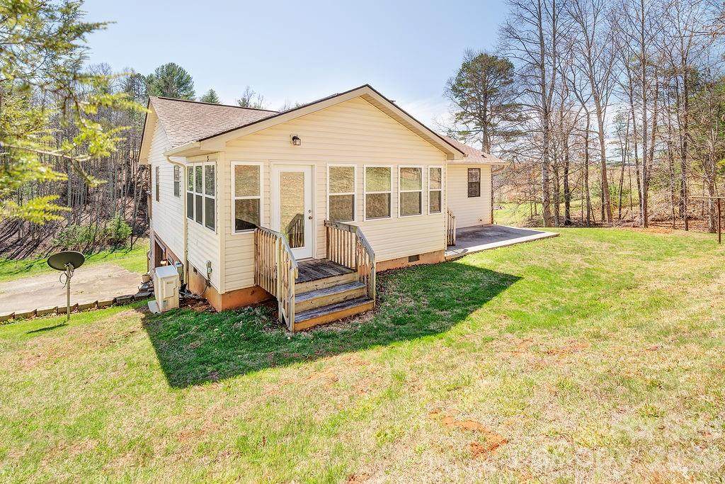 216 Pickens Road - Photo 1