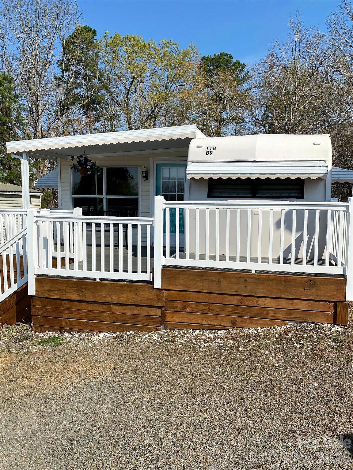 118 Eagle Drive - Photo 1