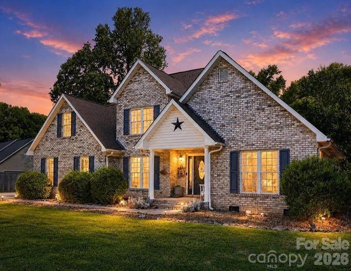 104 Ardmore Place - Photo 1