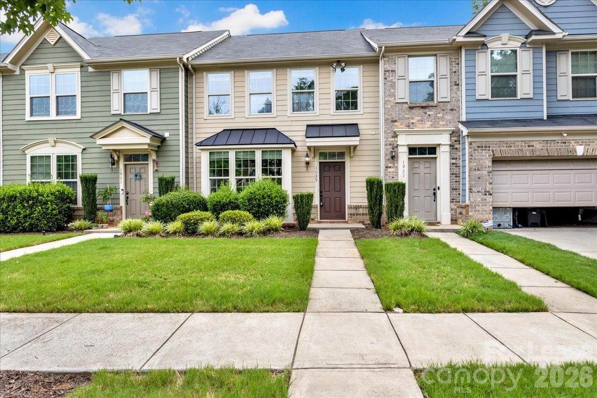 1935 Fleetwood Drive - Photo 1