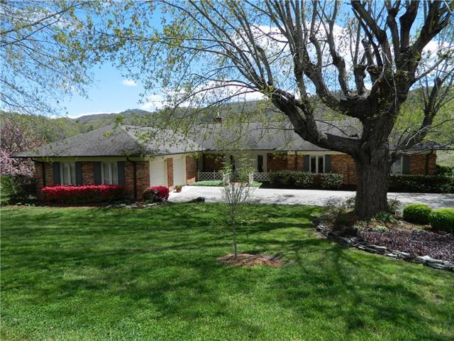 2810 Lakeview Drive - Photo 1